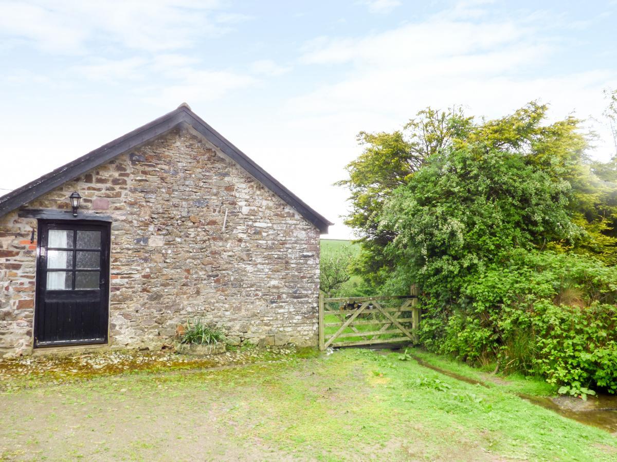 The Old Workshop Villa Knowstone Exterior photo